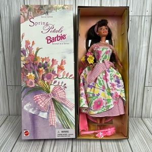 Barbie Doll Spring Petals‎ Avon Exclusive 1996 Mattel #16872 New in Box